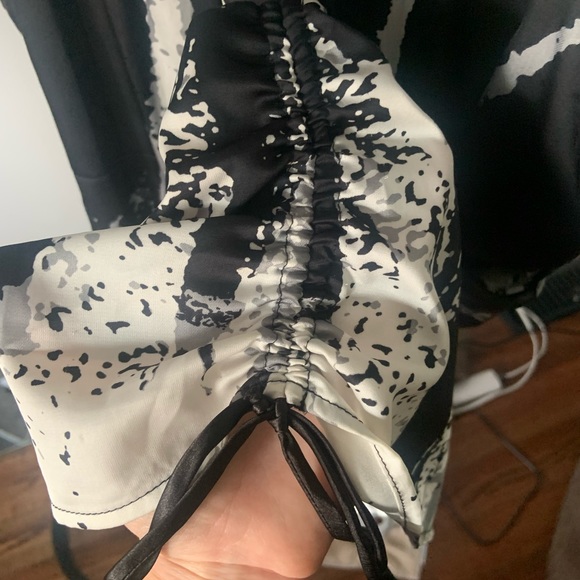 Le Chateau Tank top - Picture 4 of 4